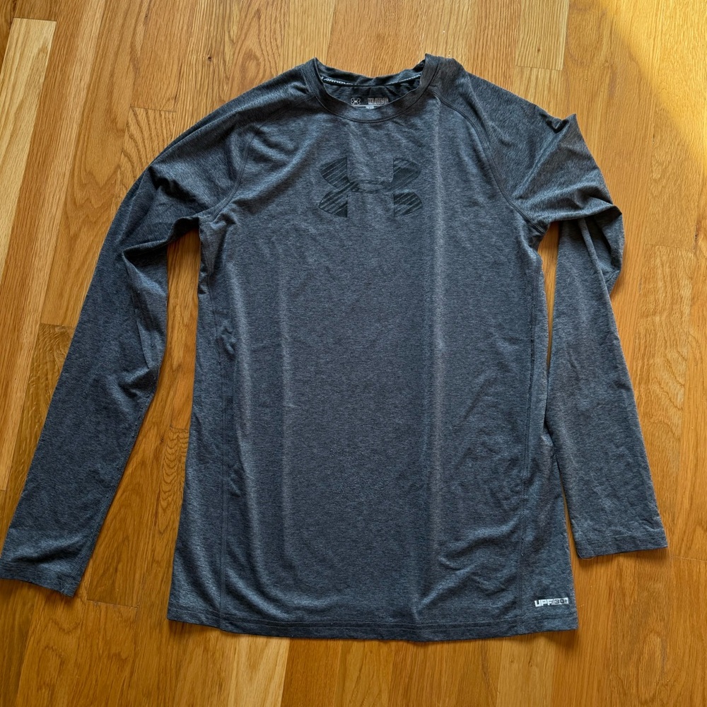 Under Armour Boys Long Sleeve Grey Fitted Athletic Shirt